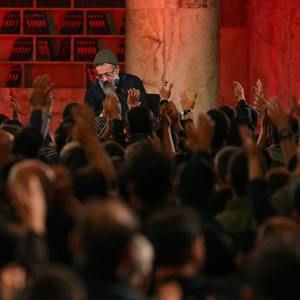 گاهی وقتا با خودم فک می‌کنم محمود کریمی