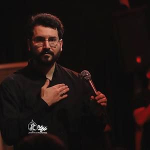 همه ی امام رضاییا یه گوشه ای تو حرم خوشند علی اکبر حائری