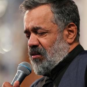 سپاه، دسته‌به‌دسته مقابل خانه محمود کریمی