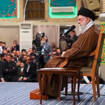 جهت | به نقاط ضعف دشمن هجوم بیاورید امام شهید آیت‌الله سیدعلی خامنه‌ای رحمه‌الله‌علیه