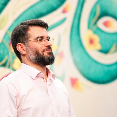 اعلام تغییر نام دختر خانم حاضر در مجلس میثم مطیعی