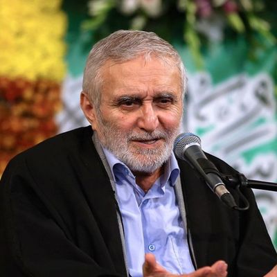 اقتدا کردم ابتدا به حسن منصور ارضی