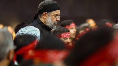 نماهنگ اگه بره سرم رو نیزه ها حاج محمود کریمی
